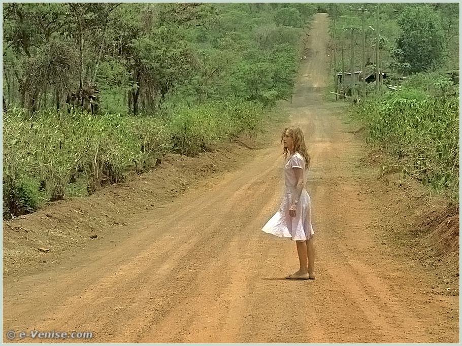 white_material_isabelle_huppert